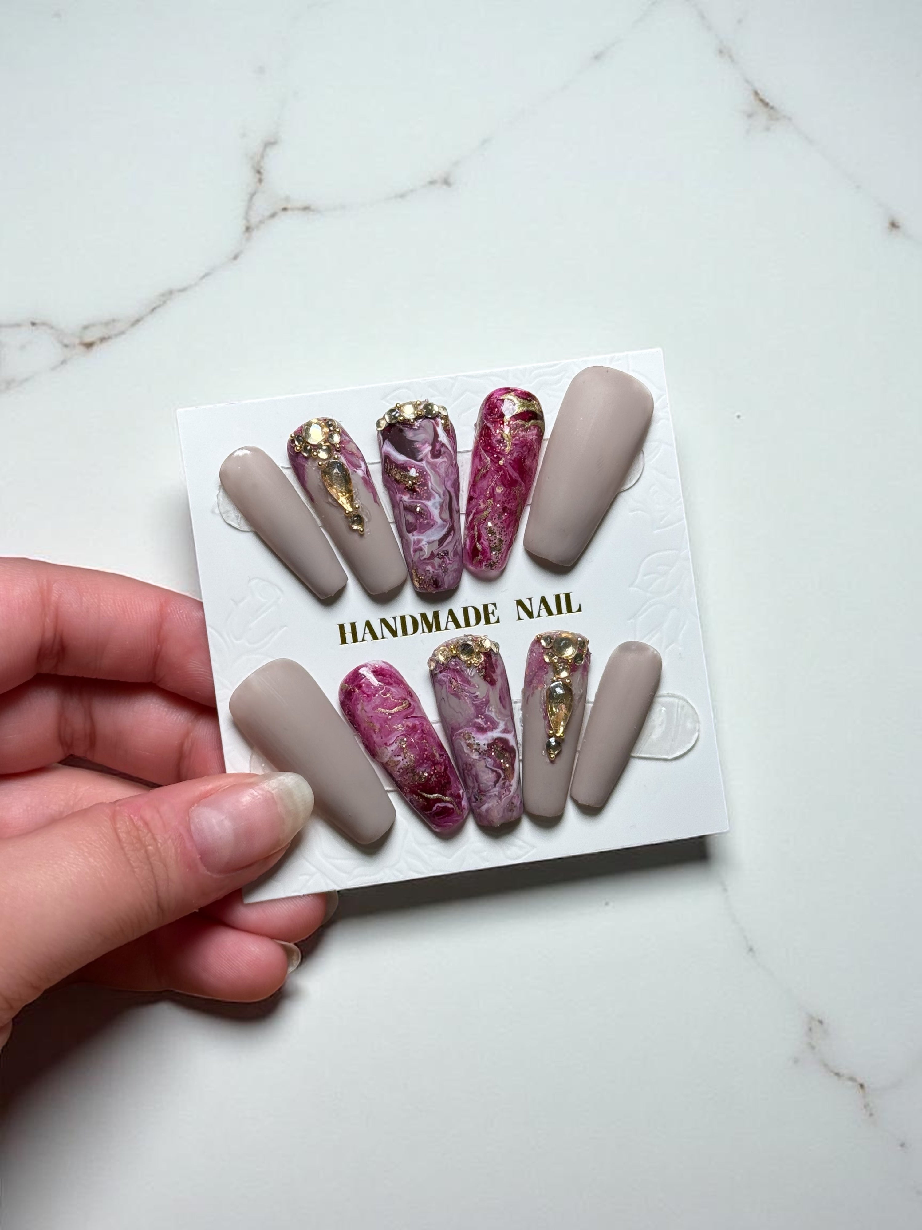 Tekokynnet - Luxurious marble