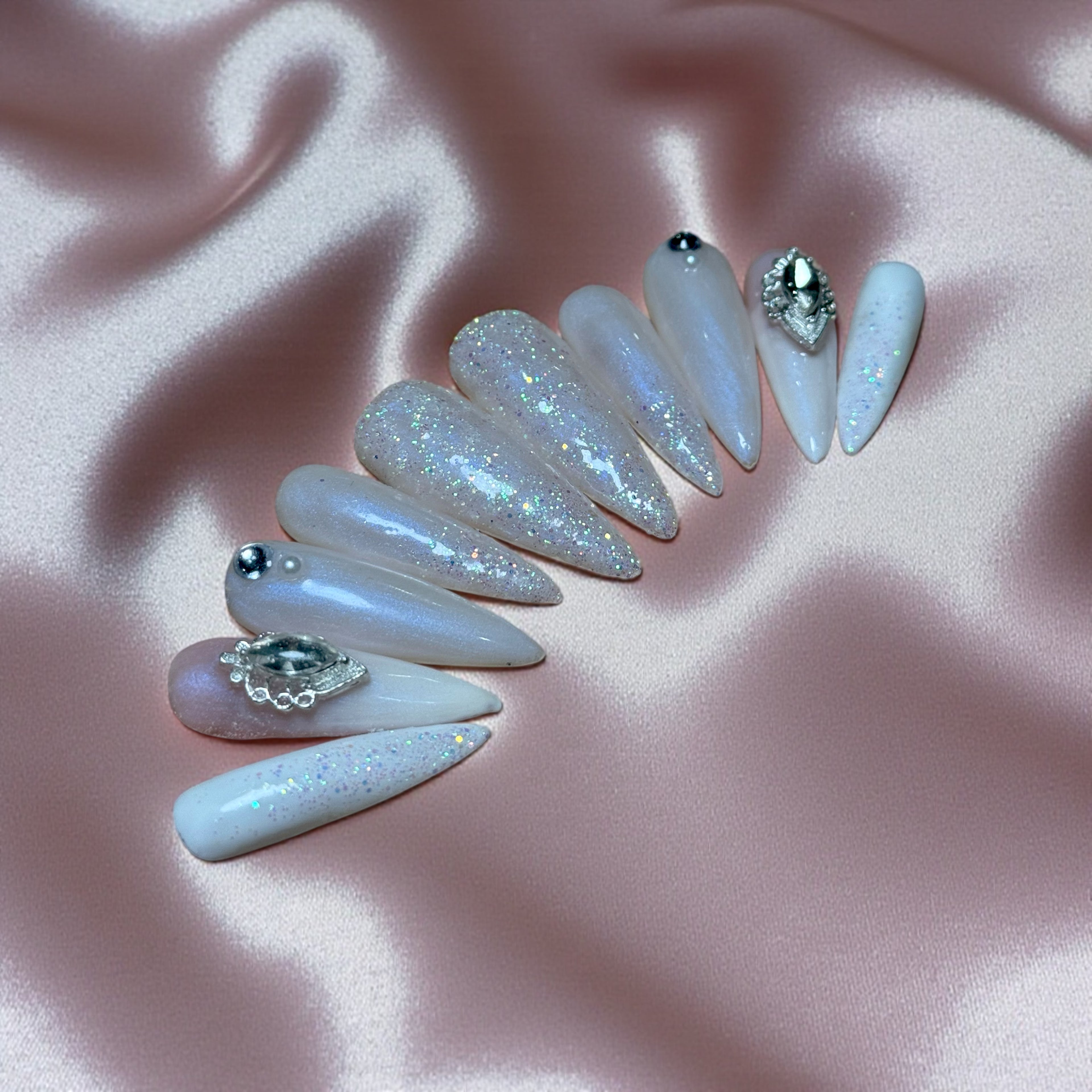 Tekokynnet - Diamond Dust