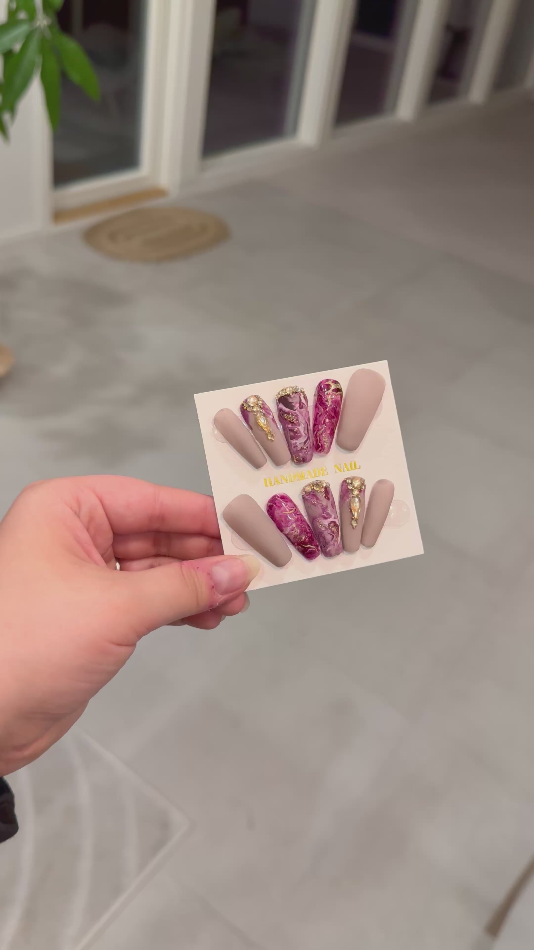 Tekokynnet - Luxurious marble